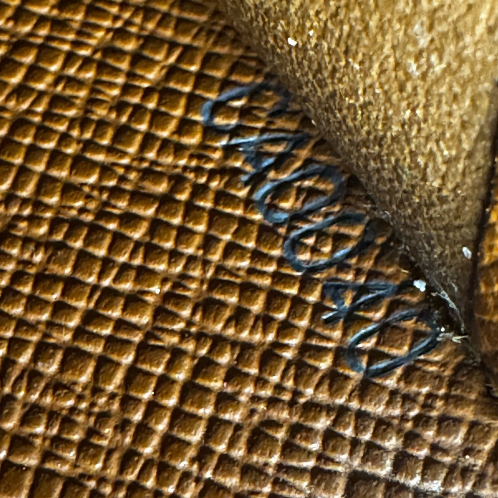 - Louis Vuitton Monogram
Porte Monnaie
Zippy Long Wallet/Preloved - Picture 15 of 16